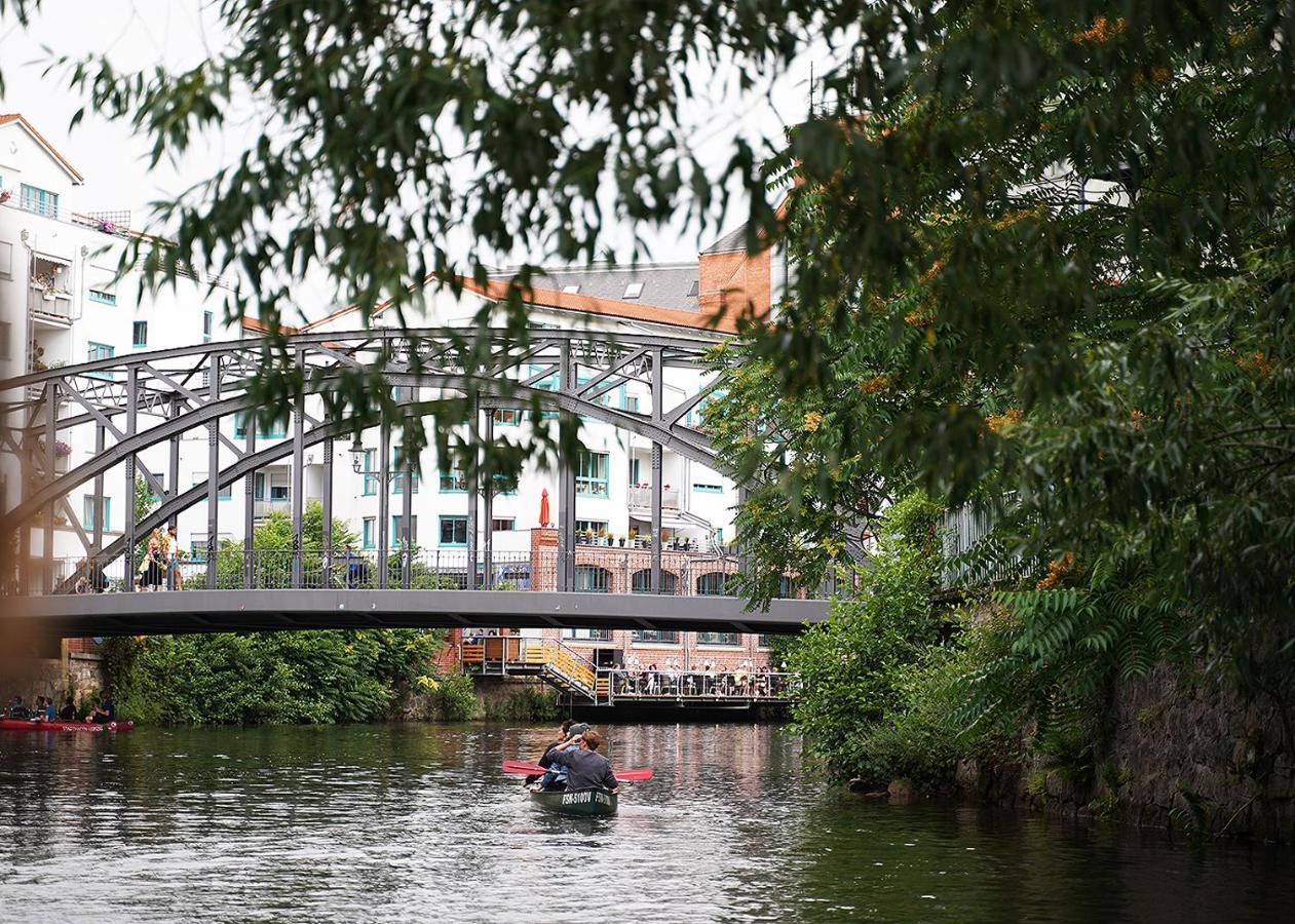 Haus Mit Kunst Zwischen Wald Und See Leipzig Bagian luar foto