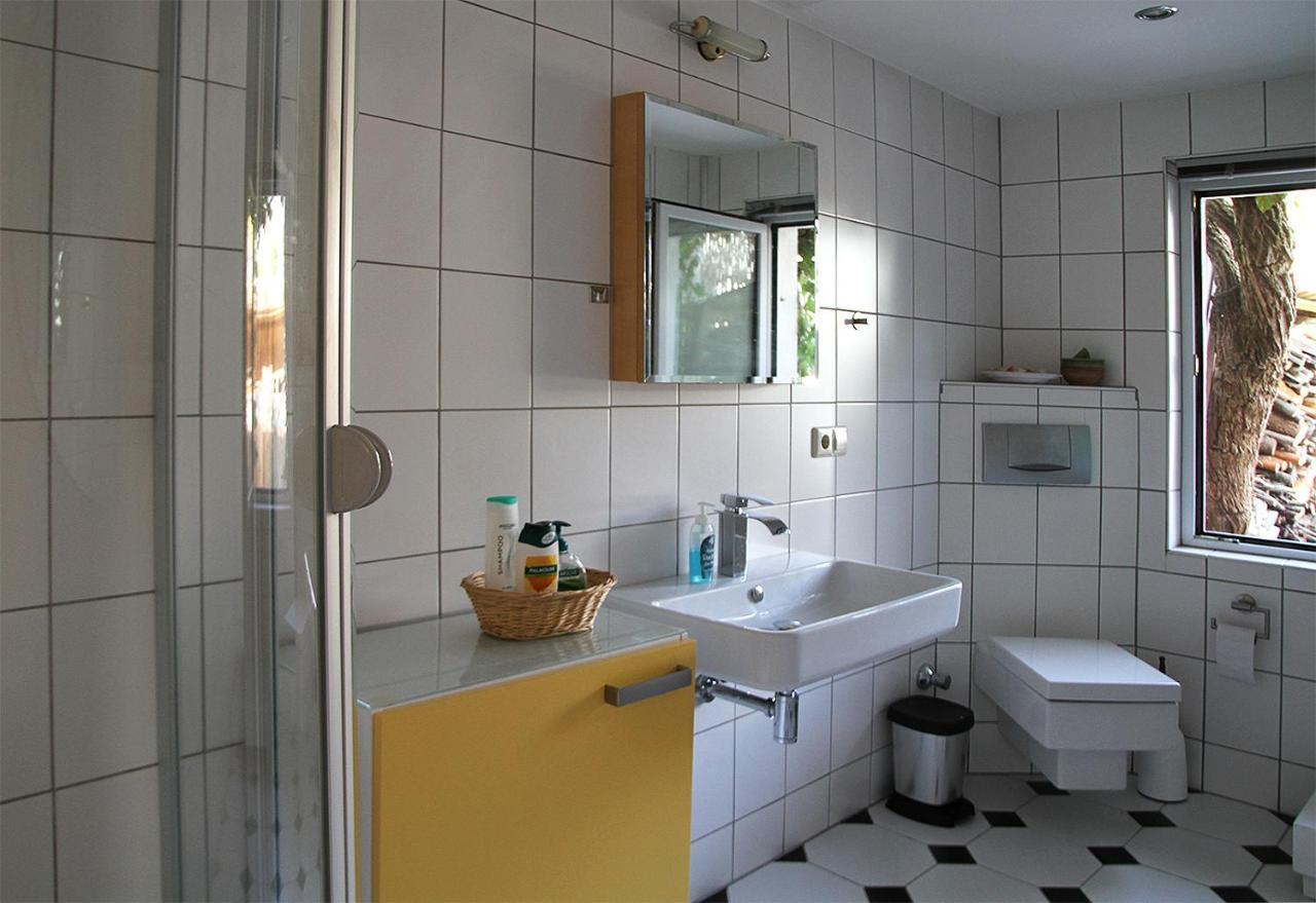 Haus Mit Kunst Zwischen Wald Und See Leipzig Bagian luar foto